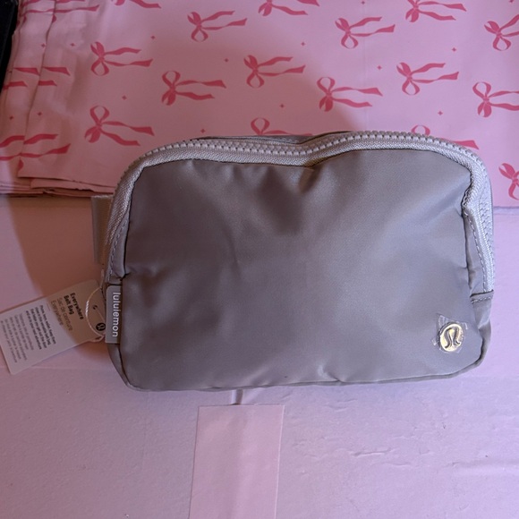 lululemon athletica Silver Cosmetic Bag - Picture 1 of 8